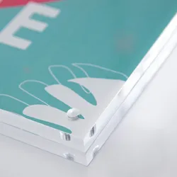 Securit® Magnetischer Acryl Aufsteller A8, doppelseitig und sowohl horizontal als auch vertikal verwendbar 5,2x7,4x1cm | 0,047kg