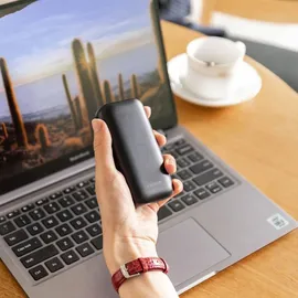 VEGER Powerbank 10 000mAh LCD Quick Charge PD 20W USB-A-, USB-C- und Micro-USB-Ladeanschluss schwarz