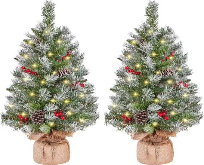 Yaheetech Set mit 2 60 cm Tisch-Weihnachtsbäumen, batteriebetriebener gefrosteter Mini-Weihnachtsbaum aus Kunststoff mit Kiefernzapfen & Beeren & 35 warmweißen LED-Lampen & Betonsockel mit Jutebezug, Grün
