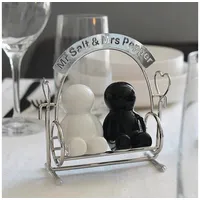 Winkee Mr. Salt & Mrs. Pepper Pfefferstreuer 2-teilig Schwarz/Weiß