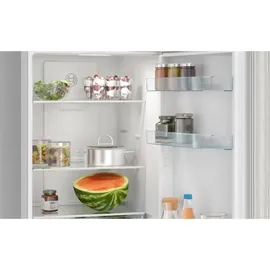 Bosch KGN 33NSDB Kühl-Gefrierkombination (305 l, 1754 mm hoch, Schwarz)