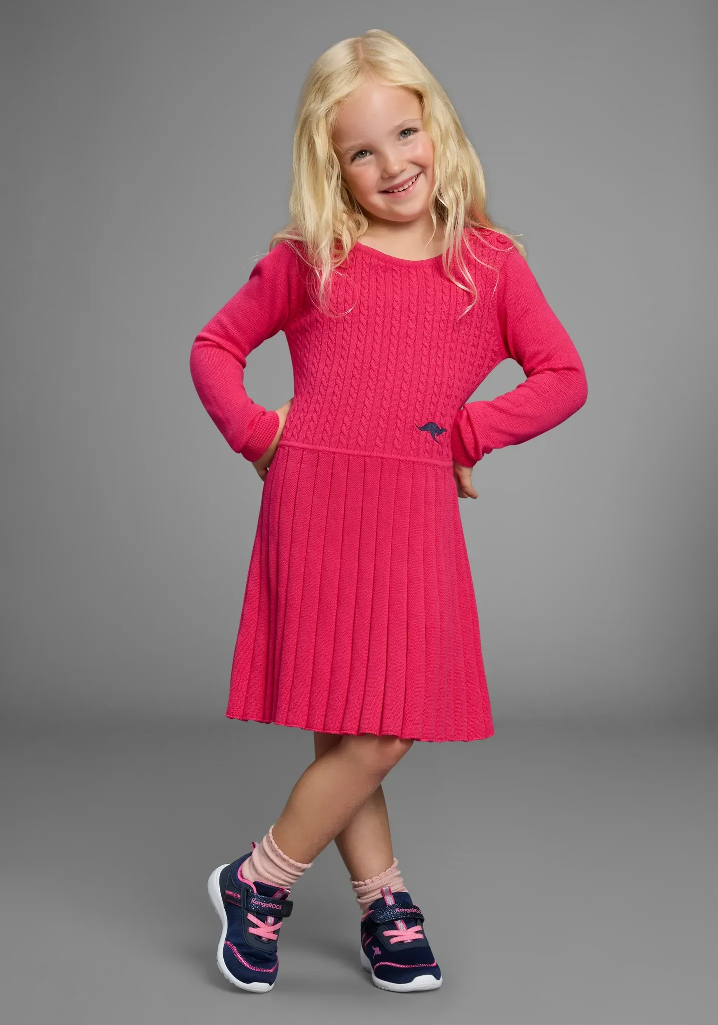 Strickkleid KANGAROOS "Strickkleid mit Faltenrock", Mädchen, Gr. 116/122, N-Gr, pink, Feinstrick, Obermaterial: 100% Baumwolle, Zopfmuster, festlich, figurumspielend kurz, Rundhals, Bündchen, Kleider, Niedliches Strickkleid mit Zopfmuster für kleine Mädchen