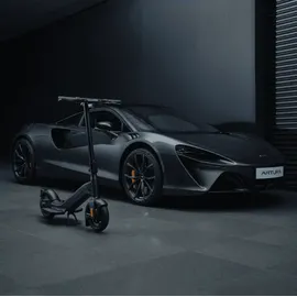 Pure McLaren schwarz