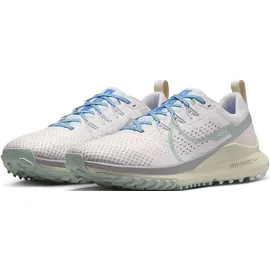 Nike Damen React Pegasus Trail 4 Sneaker, Pearl Pink/Wolf Grey-Football Grau, 36.5 EU - 36.5 EU