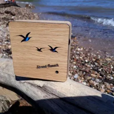 Strand-Rausch Naturgeräuschebox Meer Strand Küsten Möven Gesang Designer Stück aus Vollholz Eiche geölt mit Bewegungsmelder Aufladen über USB Kabel inkl. 100% Made in Germany