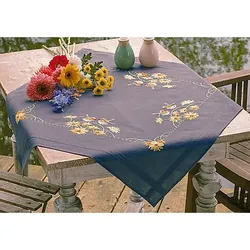 Stickmitteldecke"Rotkehlchen & gelbe Blumen"