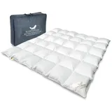 Klosterdorf Betten Manufaktur Klosterdorf Bettenmanufaktur Premium Ganzjahresdecke - ''exzellent'' - 200x220 cm - 830 Gramm - LEICHT - Daunendecke - Bettdecke - Handarbeit aus Deutschland - Für einen gesunden Schlaf