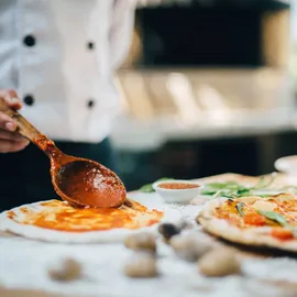 Relaxdays Pizzablech, 2er Set, rund, antihaftbeschichtet, Pizza & Flammkuchen, Carbonstahl, Pizzaform, ca. 1 cm grau,