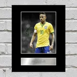 Iconic pics Neymar Jr. Digital signiertes Foto mit Passepartout, Brasilien, 25,4 x 20,3 cm, Autogramm