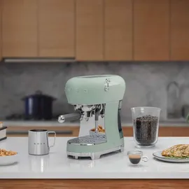 Smeg Espressomaschine ECF02PGEU Pastellgrün