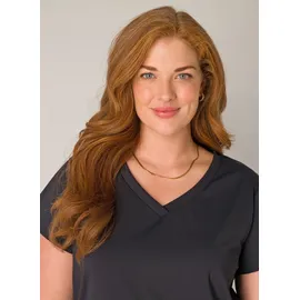 Base Level Curvy V-Shirt Schwarz 48