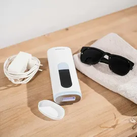 InnovaGoods Lichtpuls-Epilierer mit Kühlfunktion und Zubehör 999999 Weiß