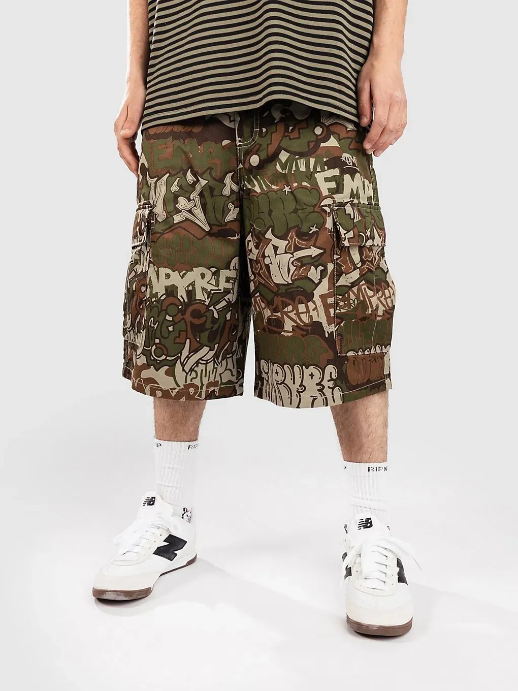 Empyre Ultra Loose Graf Camo Cargo Shorts green Gr. 34