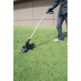 Makita DUM604RFX inkl. 1 x 3,0 Ah + Schnellladegerät