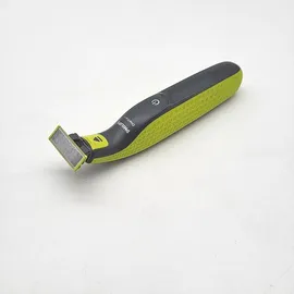 Philips OneBlade Face & Body Elektrischer Bartschneider, Rasierer und Bodygroomer zum Trimmen, Stylen und Rasieren, 3x Original-Klingen, 1x 5-in-1 Trimmaufsatz, 2x Körperaufsätze, QP2824/30