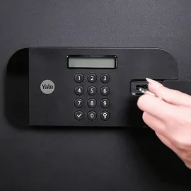 Yale Tresor YSEB/200, Elektronischer Tresor, High Security Safe mit Tastenfeld, Compact S, 9.6 l