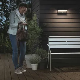 Philips myGarden LED-Außen-Wandleuchte mit Bewegungsmelder Bustan