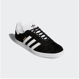 Core Black / Footwear White / Clear Granite 46