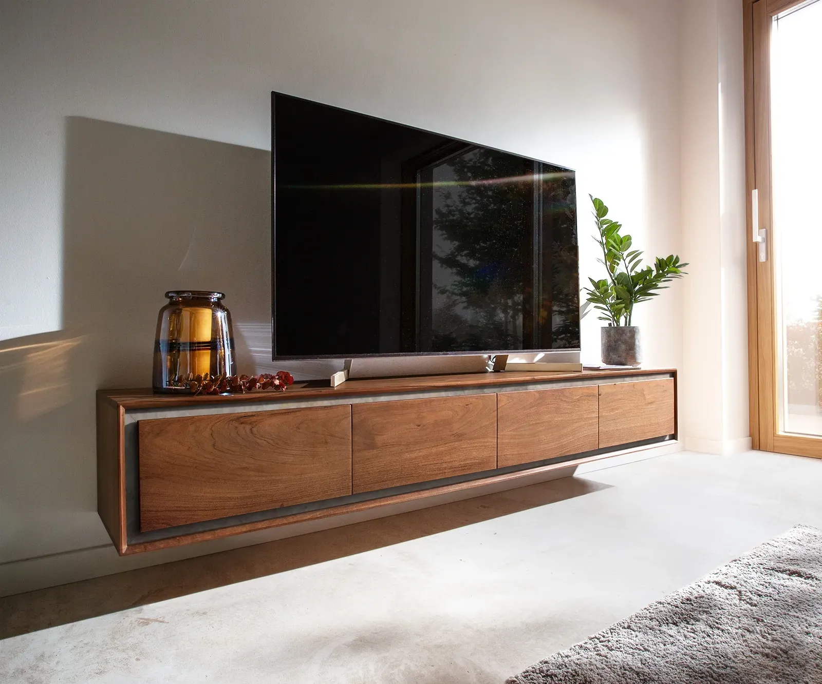 DELIFE Meuble-TV Stonegrace 200 cm acacia marron plaqué pierre 4 portes en suspension, Meubles-TV