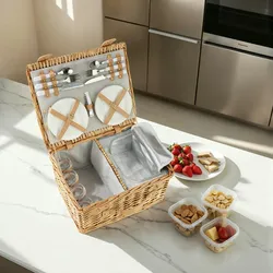TecTake GmbH Picknickkorb Föhr für 4 Personen, mit Kühlfach & Zubehör - braun