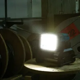 Makita Baustrahler Metall 14,4V-18V schwarz/blau ohne Akku
