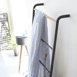 Yamazaki Kleiderleiter TOWER Schwarz