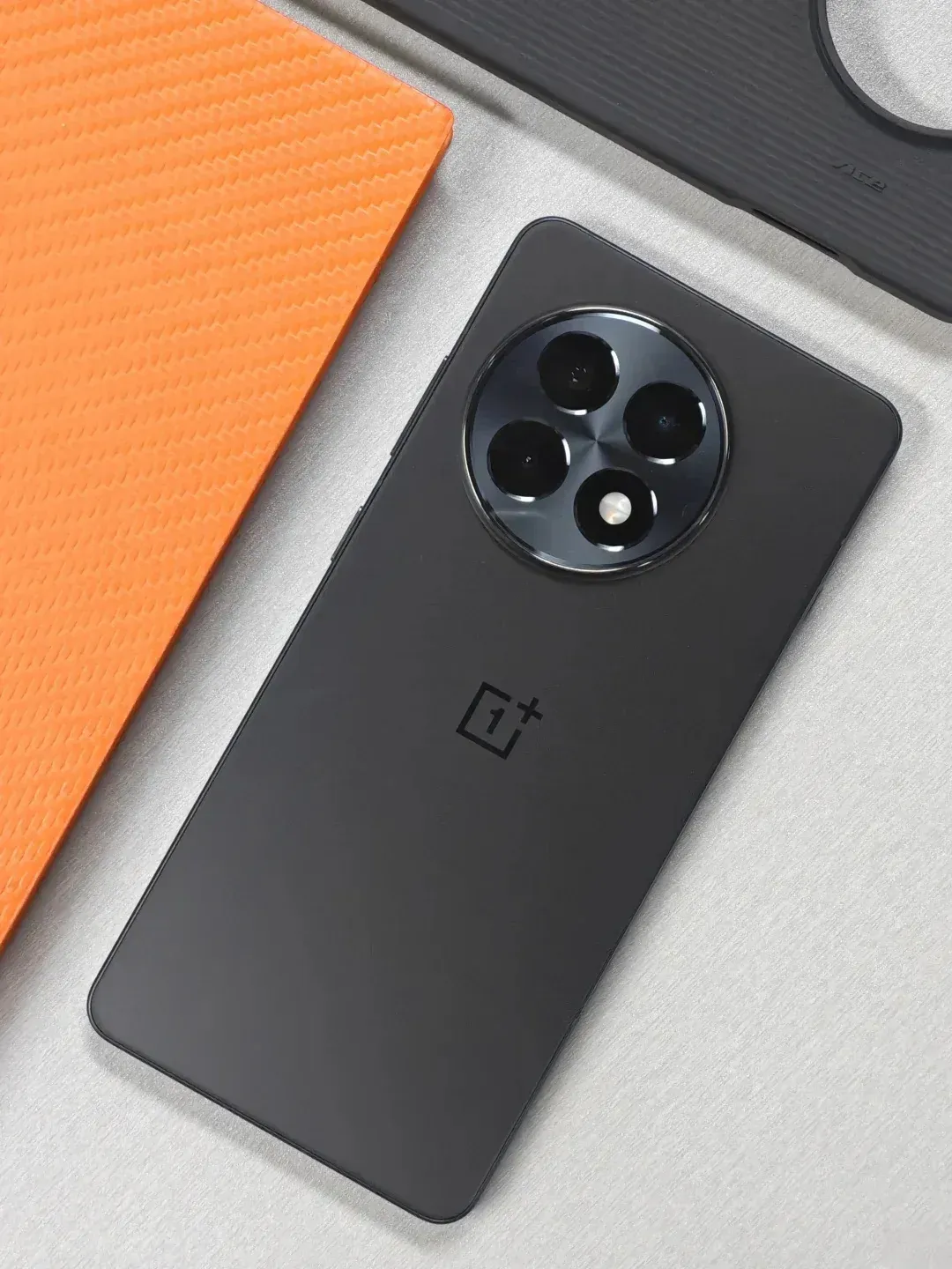 Oneplus Ace 5 5g Smartphone Snapdragon 8 Gen 3 6,78'' Amoled Display 80W Supervooc Charge 6415Mah Akku 50Mp Android 15.0 Ota
