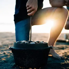 Petromax Feuertopf Dutch Oven Set Pflegepaste Deckelheber FT6 mit Füßen