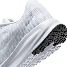 Nike Run Defy Herren Weiß / Schwarz 40,5