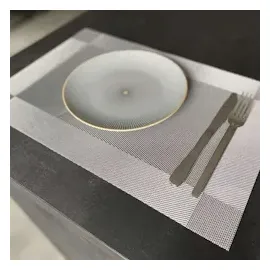 Intirilife 6x Platzset aus PVC in Hell Grau - 45 x 30 cm - Tischset Tischmatte Untersetzer abwischbar hitzebeständig für Küche Esstisch