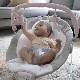 Ingenuity Babywippe – Flora – mit abnehmbarem Entwicklungsspielzeug. 8 Melodien. Beruhigende Vibrationen. Verstellbare Kopfstütze. - Rosa