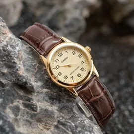 Casio Damen Uhr Casio LTP-V001GL-9BUDF - Gold/Braun