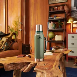 Stanley Classic Legendary Bottle 2 QT hammertone green 1,9 l