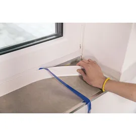 Schellenberg 66408 Fensterleiste selbstklebend weiß mit Weichlippe 40 x 1,5 mm, 50 m, Flachleiste aus biegsamen PVC, Verblendung von Fugen und Übergängen an Fenstern, Schränken oder Türen