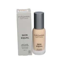 Mádara Skin Equal Soft Glow Foundation LSF 15 40 sand 30 ml