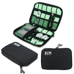 Intirilife Elektronik Organizer in SCHWARZ - 26 x 20 x 2 cm - Nylon Tasche mit Netz Fach und zahlreichen Fächern