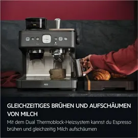 AEG EC8-1-8BP Black Pearl mit Milchaufschäumer und Mahlwerk