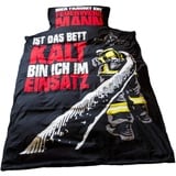 FIRE & FIGHT Streetwear Feuerwehr Bettwäsche Hier träumt EIN Feuerwehrmann Kopfkissen 80 x 80 Deckenbezug 135 x 200 Oberdecke Set Geschenkidee Feuerwache Motiv retten löschen Bergen schützen