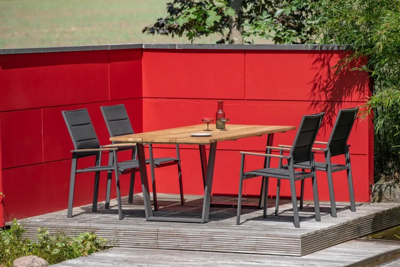 Niehoff Set Noah, Revent - Das Set besteht aus: 1x Tisch Noah Trapezkufe anthrazit, 4 x bzw. 6 x Stapels...