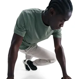 Nike Herren T-Shirt, grün - Clay Green/Clay green M