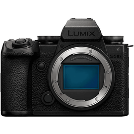 Panasonic Lumix DC-S5IIx + S 85mm f/1.8 L-Mount