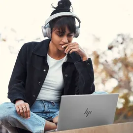 HP Pavilion Plus 14-eh1077ng 14" 2,8K OLED i7-1355U, 16 GB, 1000 GB, DE), Notebook, Silber