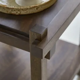 Tikamoon Beistelltisch Arko aus massivem Mangoholz