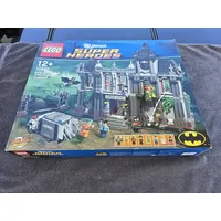 LEGO DC Comics Super Heroes 10937 Batman: Arkham Asylum Breakout - NEU + OVP