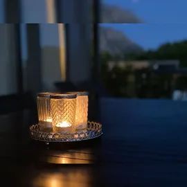 H&D Manufaktur Jinfa 3er Set Teelichtgläser auf Spiegelplatte in Weiß