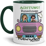 Tassendruck Fototasse selbst gestalten mit Name, Jahr und Foto - Rosa - Personalisierte Foto-Geschenke zur bestandenen Führerscheinprüfung | Personalisiertes Geschenk, 300ml, Innen & Henkel Dunkelgrün
