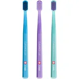 Curaprox 3 x Zahnbürste CS 1560 Soft - Handzahnbürste für Erwachsene mit 1560 Soft CUREN Borsten - 3 Stück, zufällige Farbe