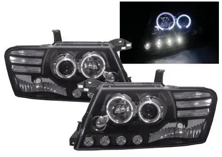 Kristallscheinwerfer für Mitsubishi Pajero (2001–2006) – schwarz