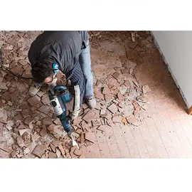 Bosch GSH 7 VC Professional inkl. Spitzmeißel + Koffer