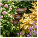 Gartendeko Vintage Rost Gartenstecker Metall Vogeltränke Garten Balkon Blumenform Insektentränke Blumen Gartenstecker Vogeltränke Insektentränke Garten Für Draußen Wetterfest (C)